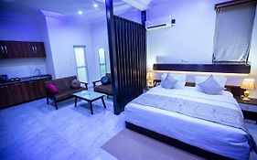 Apartment 79 Hotel & Suite