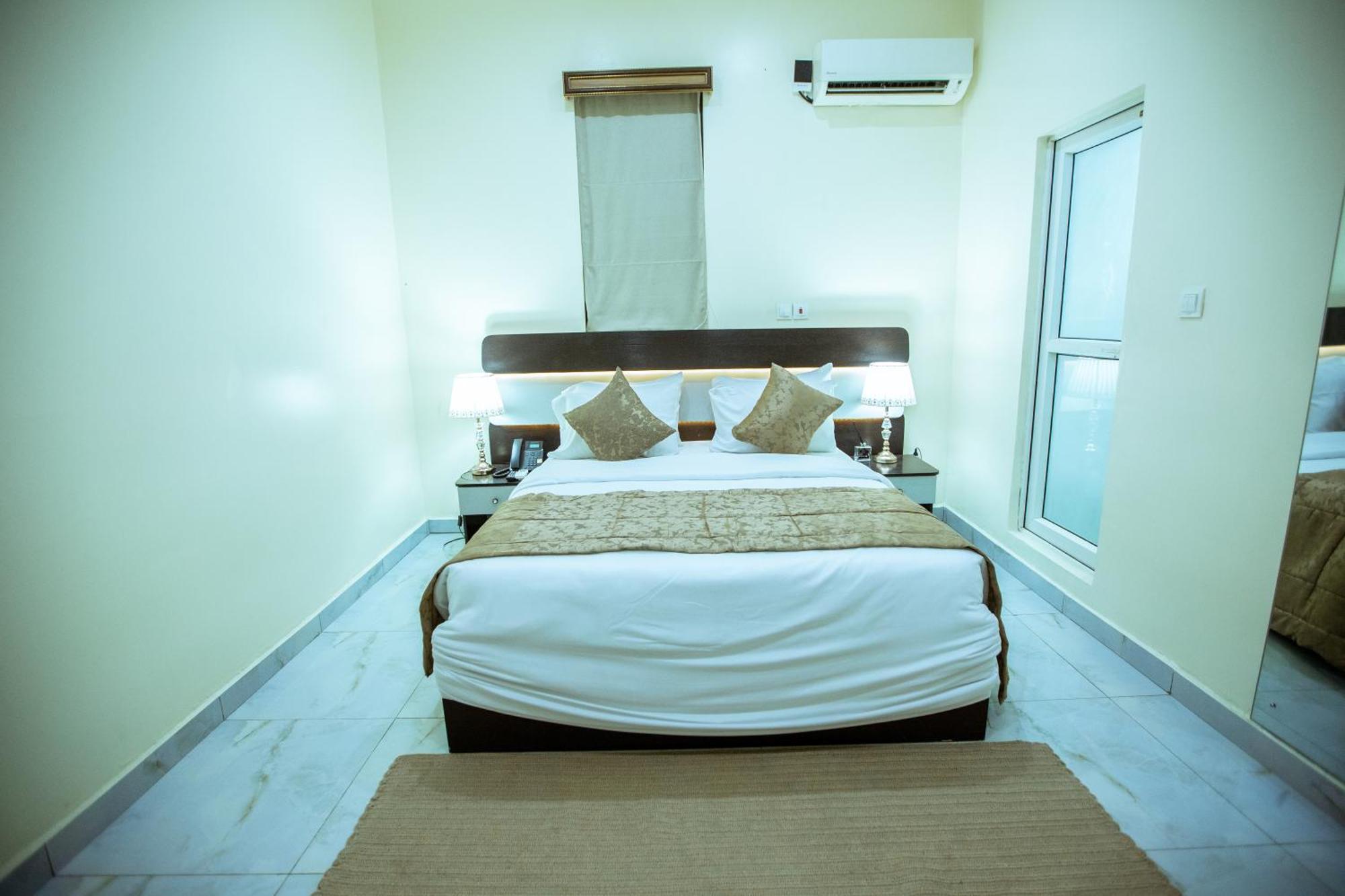 Apartment 79 Hotel & Suite Ikeja Exterior photo